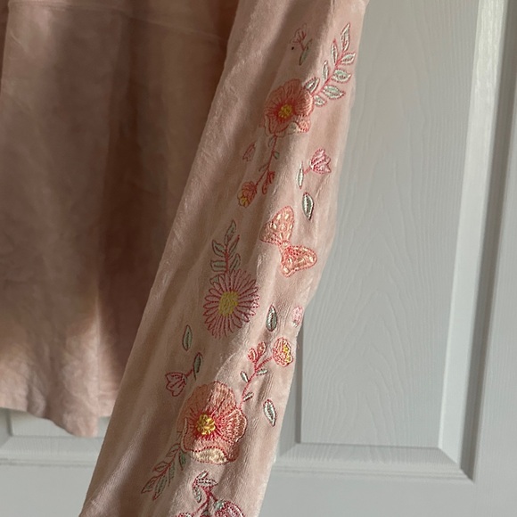 Walt Disney World Velour Embroidered Flower Spirit Jersey 🌼 🪴 ☀️ - Picture 6 of 9